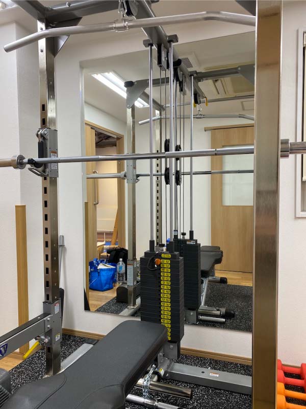 ダンススタジオジム鏡の施工受付中｜LINEで即見積 