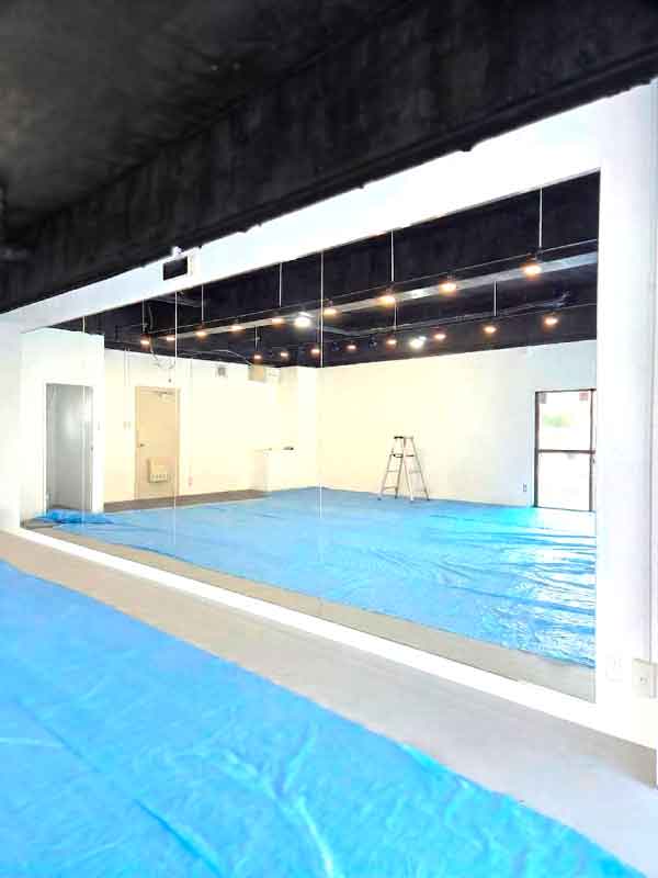 福岡県福岡市南区T様-ダンススタジオ大型鏡連張り